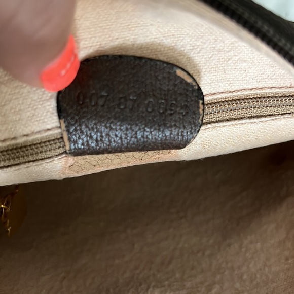 Authentic Gucci Vintage Interlocking G - Picture 13 of 15